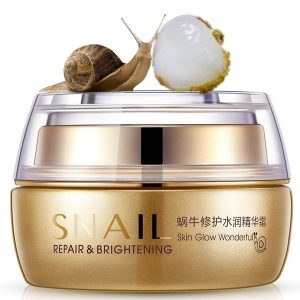 Bioaqua Snail Skin Repairing Anti Wrinkle Natural Moisturizing White Cream