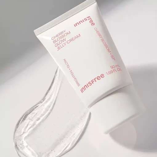 Innisfree Glow Jelly Cream with Jeju Cherry Blossom. 2
