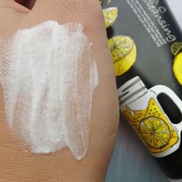 3w Clinic Vitamin C Foam Cleansing- 100ml 2