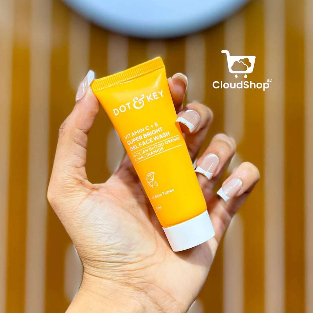 Dot & Key Vitamin C + E Super Bright Gel Face Wash 15ml