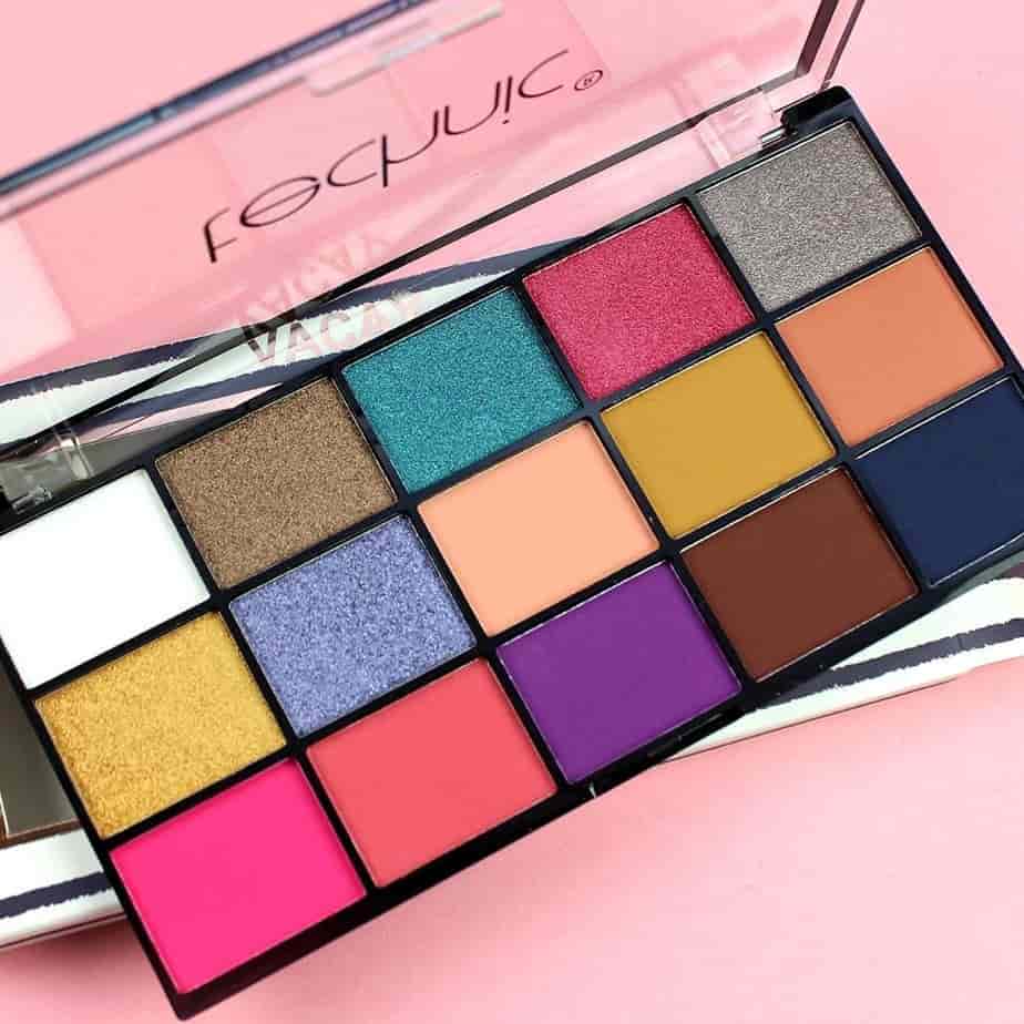 Technic Vacay  15 Color Pressed Pigment Eyeshadow Palette
