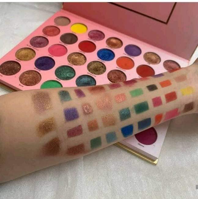 Who is this GIRL! 35 color shimmer and matte eye shadow palate