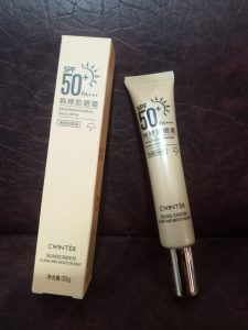 Cwinter Clear & Moistursing Sunscreen SPF50 PA+++  Cloud Shop BD