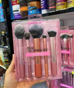 Real Techniques Everyday Essentials  Complete Face Makeup Brush Set