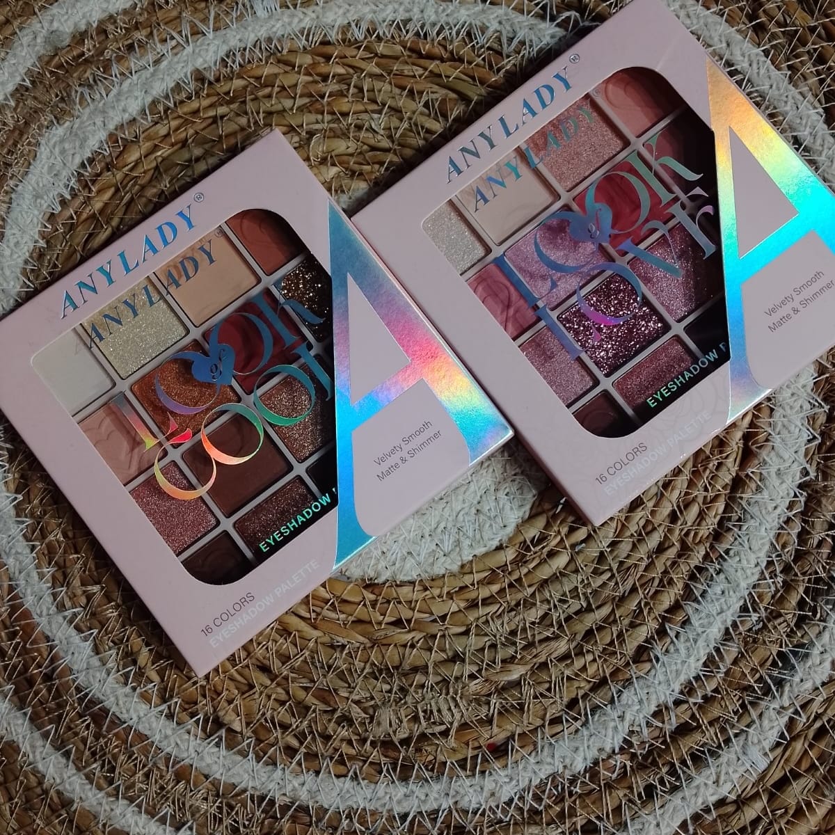 ANYLADY Velvety Smooth 16 Color Eyeshadow Pallate