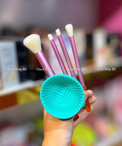4-Piece Makeup Brush Set with Silicone Cleaning Pad